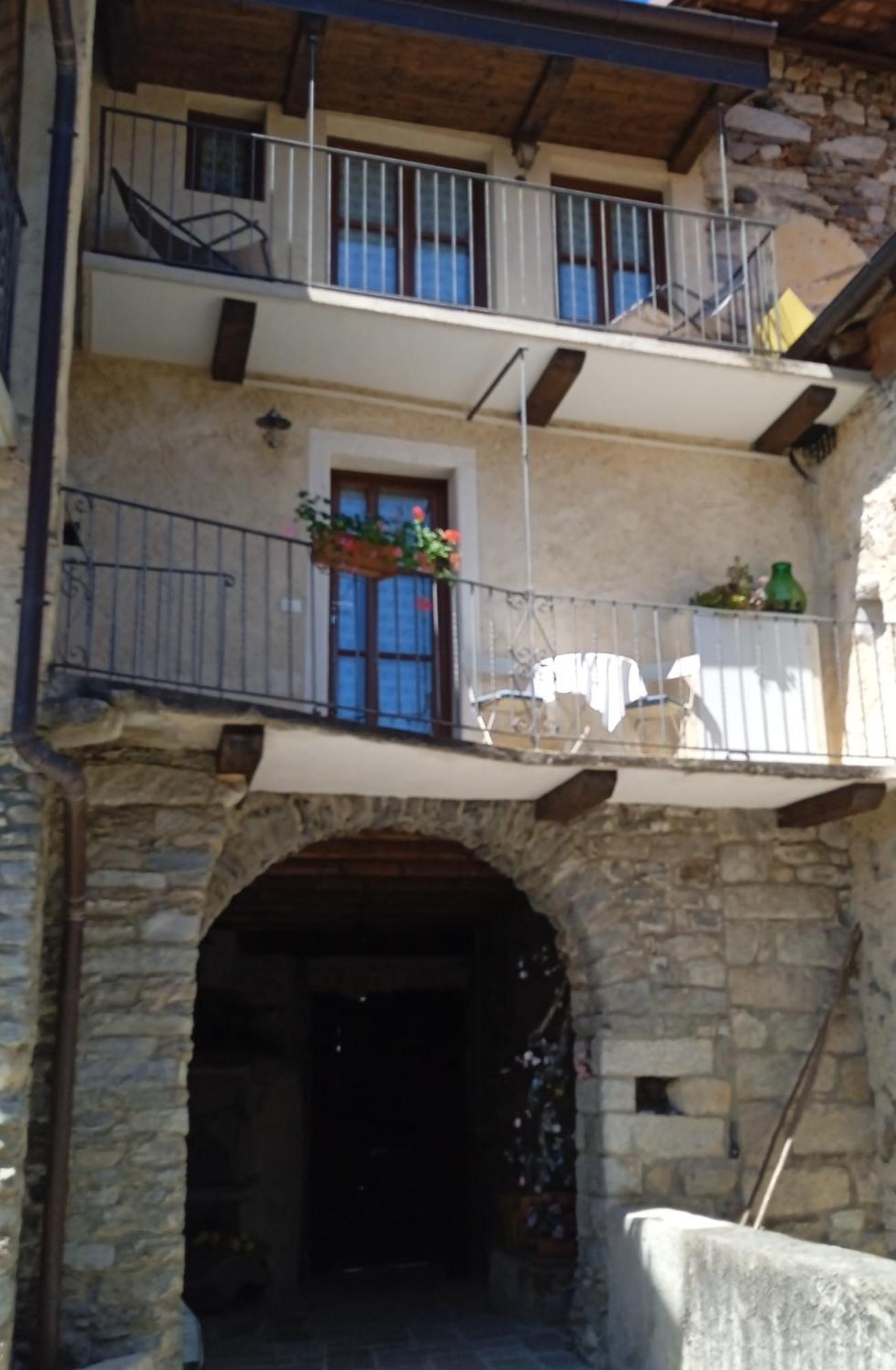 Casa Elisa Affittacamere Armeno Exterior photo